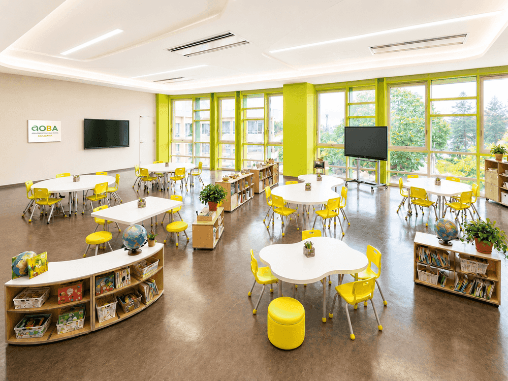 SCHOOL CLASSROOM